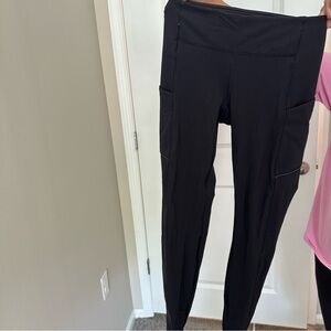 Lululemon leggings - black with pockets